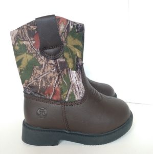 Northside camo kids boots size 5
